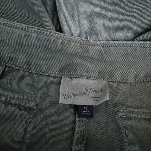 Universal Thread Green Cargo Pants High Rise Cropped - Picture 3 of 3